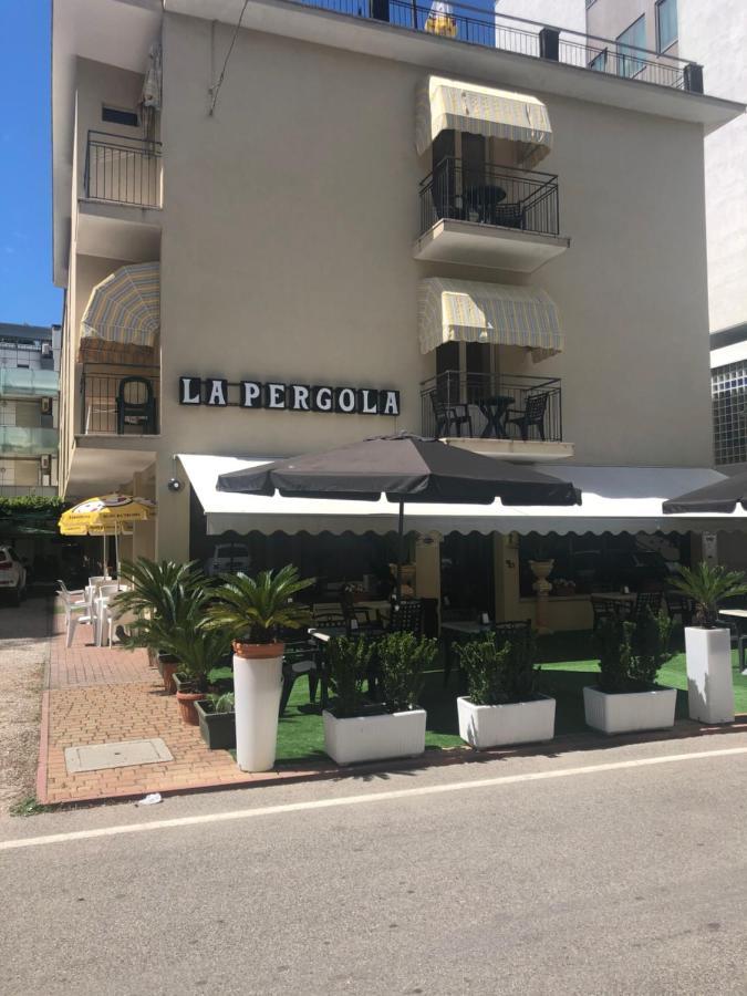 Hotel La Pergola Bellaria-Igea Marina Eksteriør billede