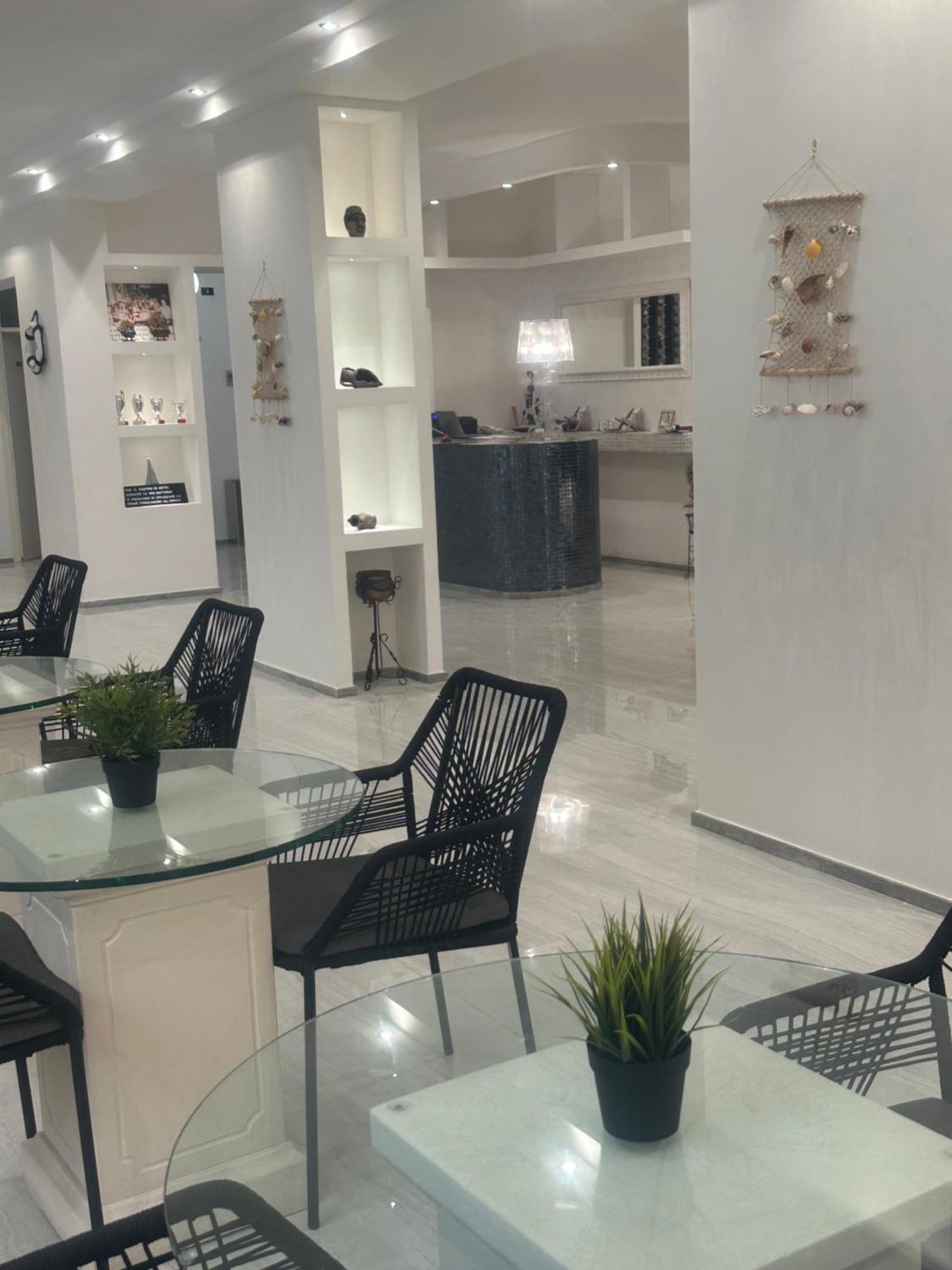 Hotel La Pergola Bellaria-Igea Marina Eksteriør billede
